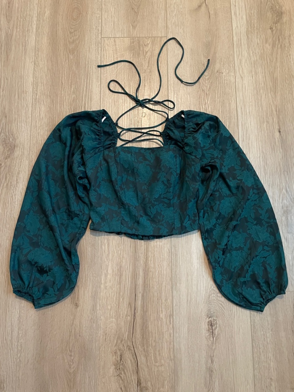 NWT Lulu's Emerald Green Floral Puff-Sleeve Lace-Up Crop Top